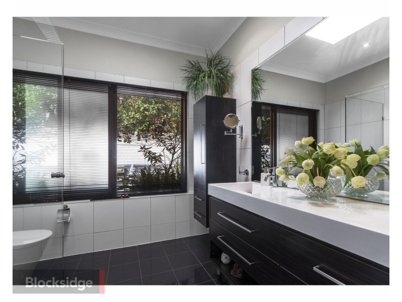 37 Wendell Street, Norman Park QLD 4170