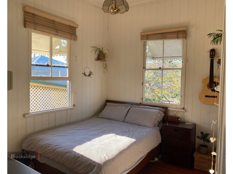 24 Avondale Avenue, Annerley QLD 4103