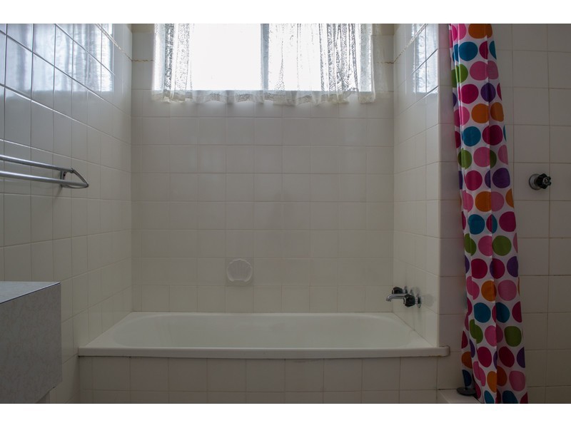 2/42 Chatsworth Road, Greenslopes QLD 4120