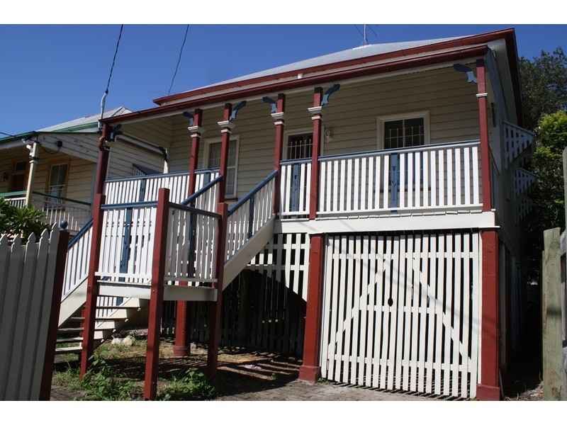 18 Lockerbie Street, Kangaroo Point QLD 4169