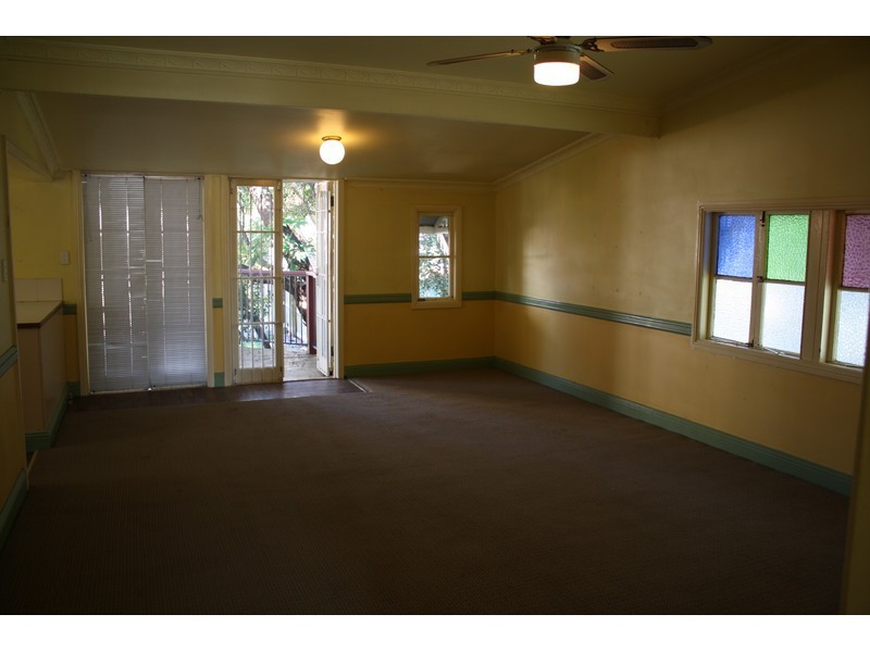 18 Lockerbie Street, Kangaroo Point QLD 4169