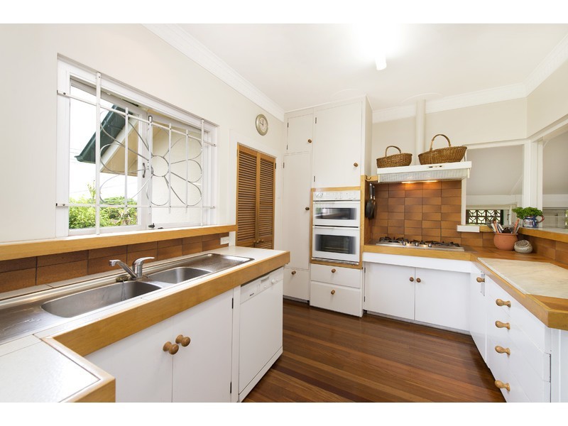 2 Braeside Terrace, Alderley QLD 4051