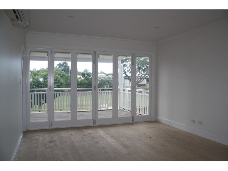 TH2/11 Stephens Street, Morningside QLD 4170