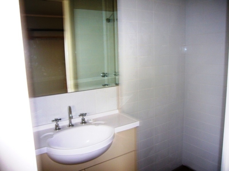 1/242 Lutwyche Road, Windsor QLD 4030