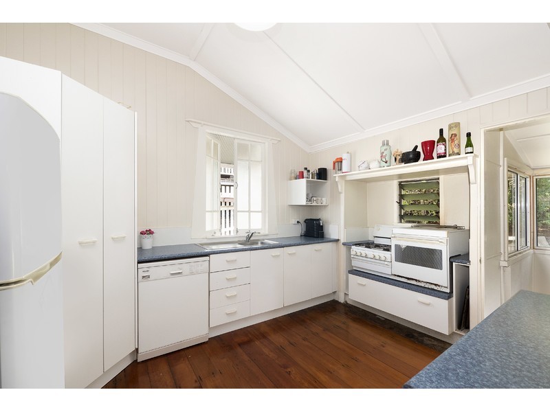 4 Scott Street, Red Hill QLD 4059