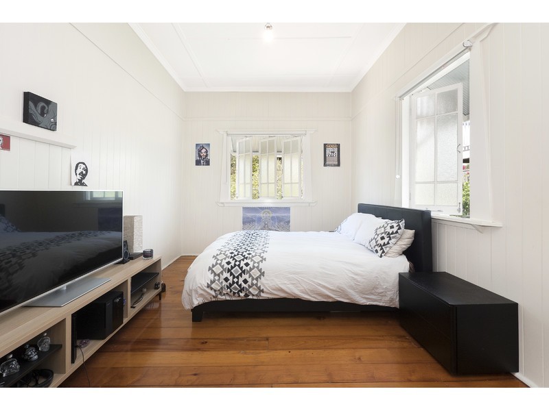 4 Scott Street, Red Hill QLD 4059