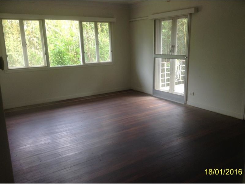 24 Eric Road, Holland Park QLD 4121