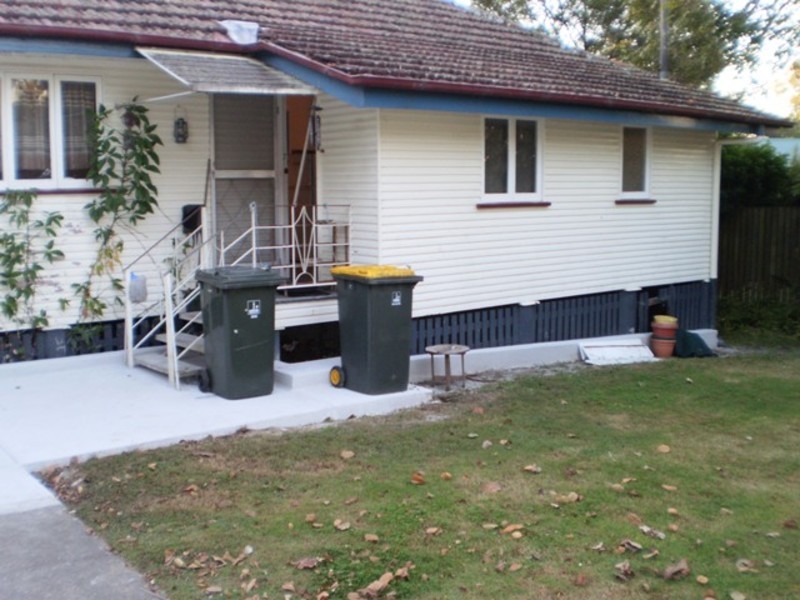 24 Eric Road, Holland Park QLD 4121