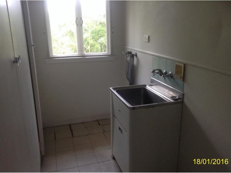 24 Eric Road, Holland Park QLD 4121