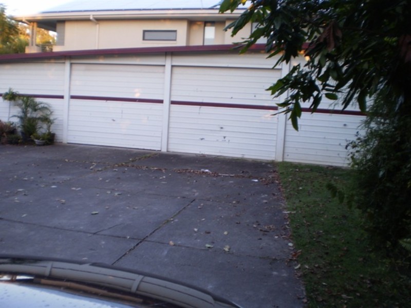 24 Eric Road, Holland Park QLD 4121