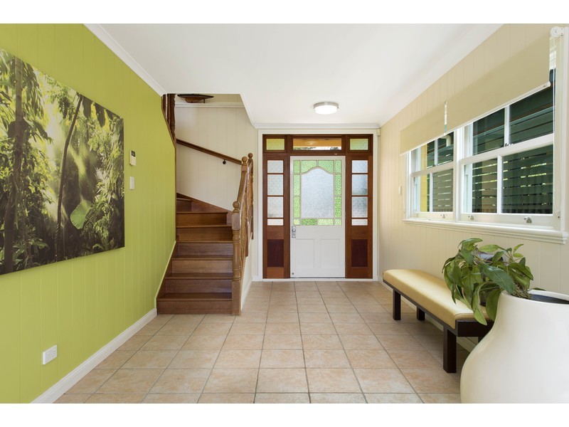 69 Swan Street, Shorncliffe QLD 4017