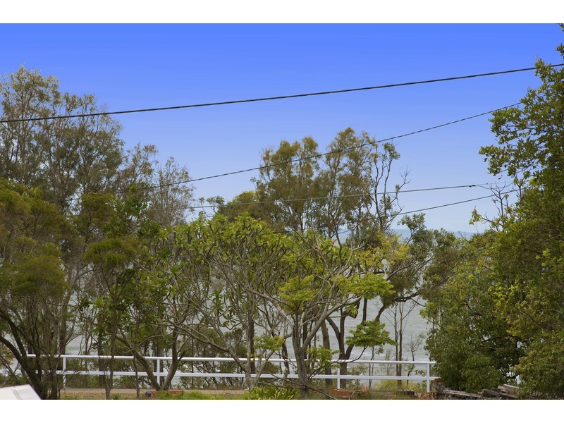 69 Swan Street, Shorncliffe QLD 4017