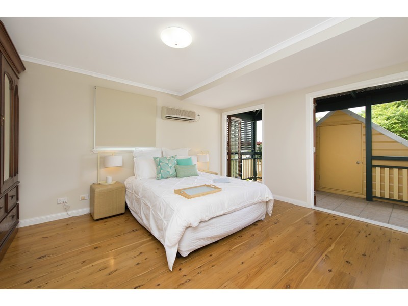 69 Swan Street, Shorncliffe QLD 4017