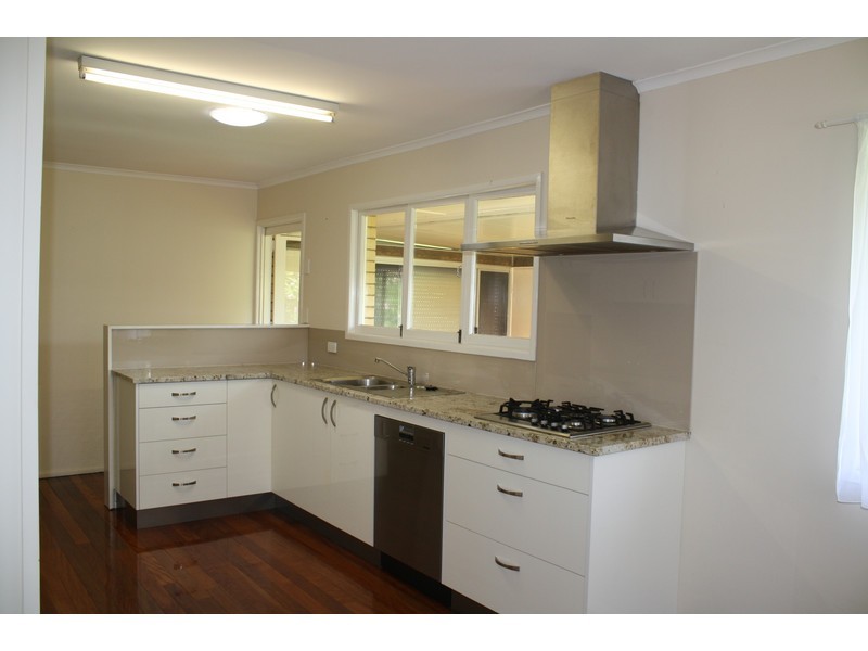 11 Pacific Street, Chermside West QLD 4032