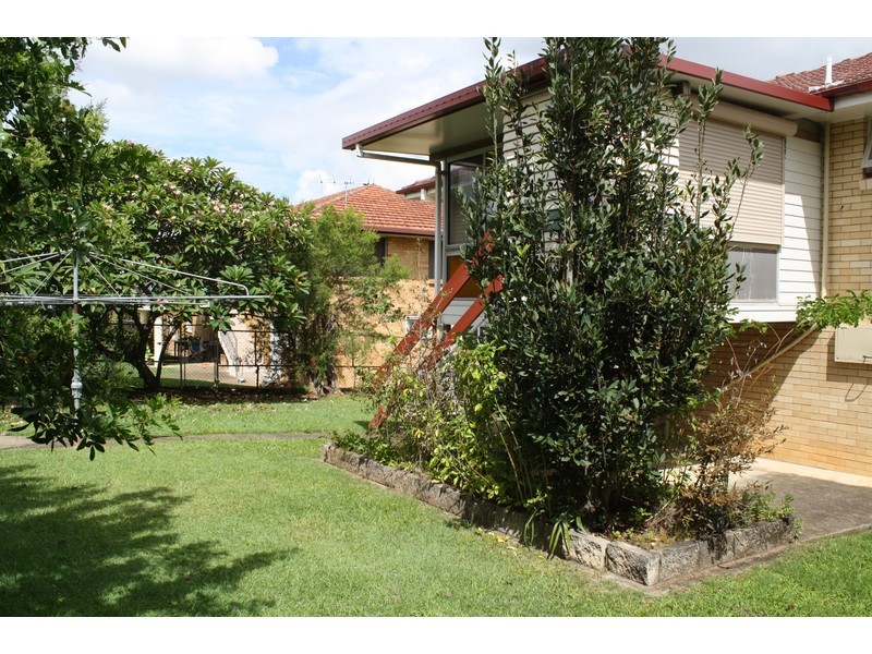 11 Pacific Street, Chermside West QLD 4032