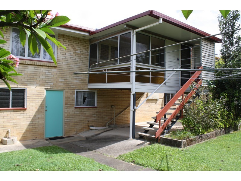 11 Pacific Street, Chermside West QLD 4032