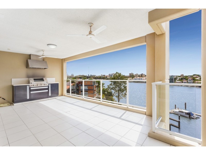 12N/39 Castlebar Street, Kangaroo Point QLD 4169