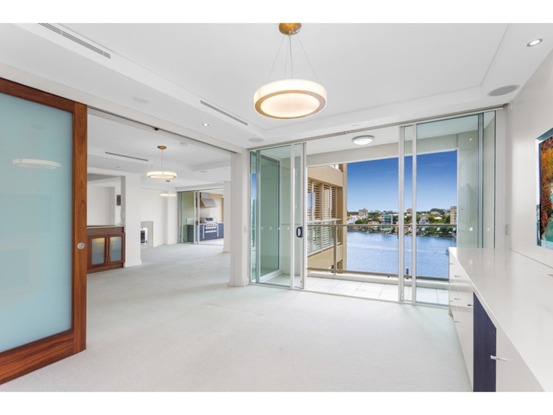 12N/39 Castlebar Street, Kangaroo Point QLD 4169