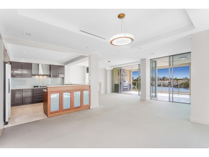 12N/39 Castlebar Street, Kangaroo Point QLD 4169