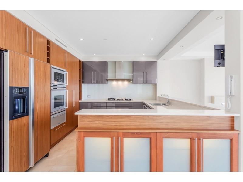 12N/39 Castlebar Street, Kangaroo Point QLD 4169