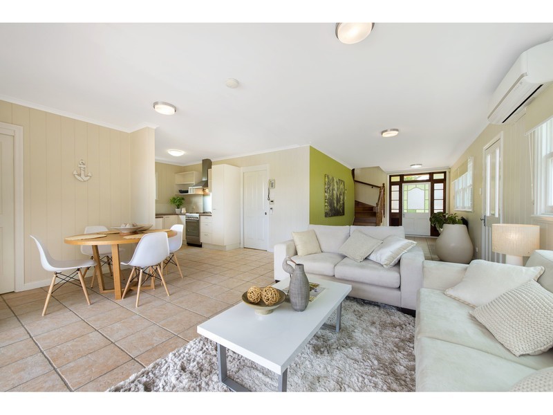 69 Swan Street, Shorncliffe QLD 4017