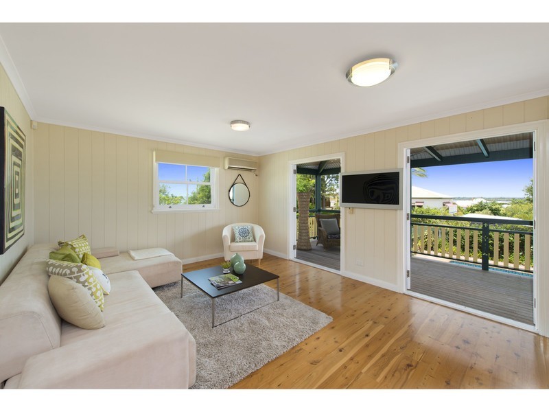 69 Swan Street, Shorncliffe QLD 4017