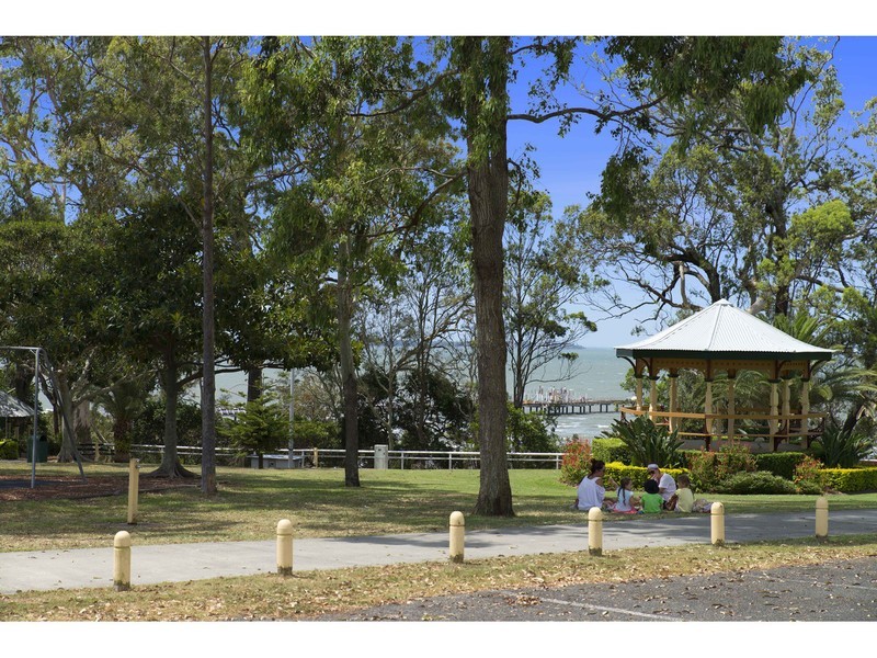 69 Swan Street, Shorncliffe QLD 4017