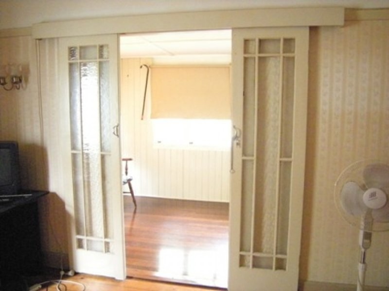 22 Lewis Street, Camp Hill QLD 4152