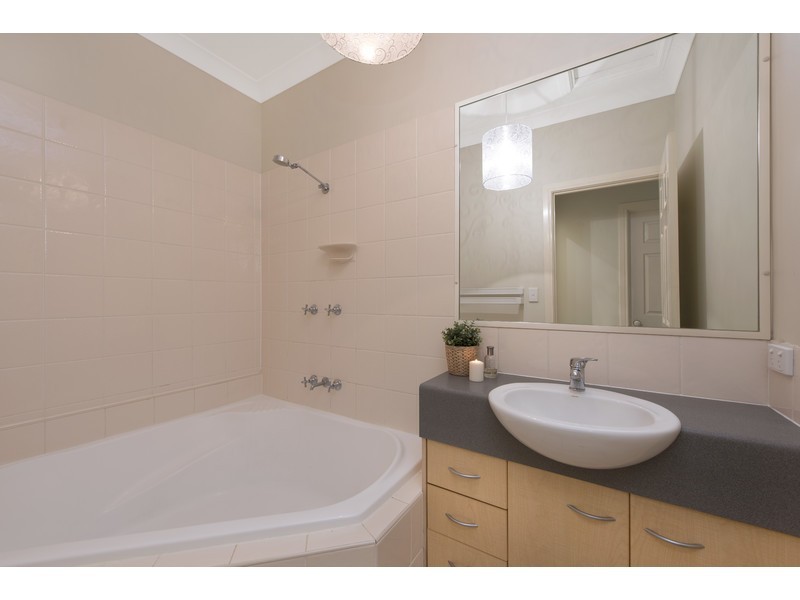 2/17 Martha Street, Paddington QLD 4064