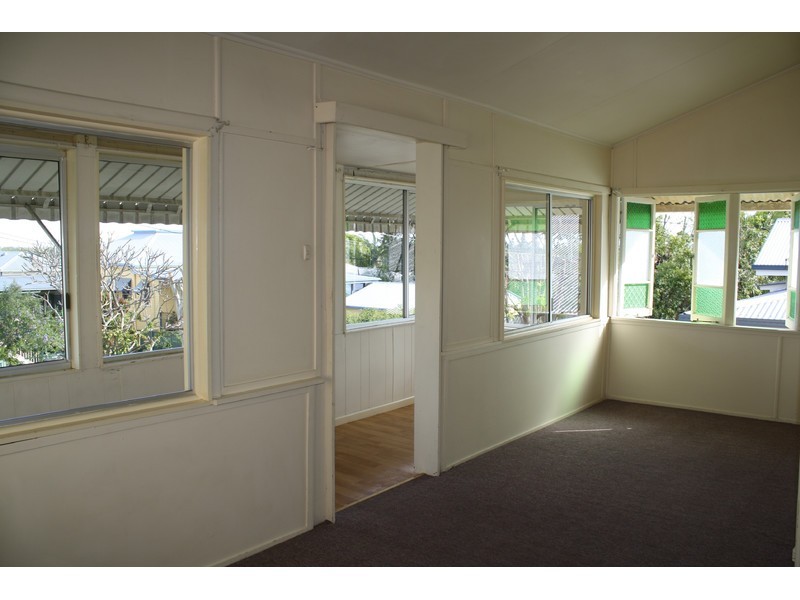 24 Todd Street, Shorncliffe QLD 4017