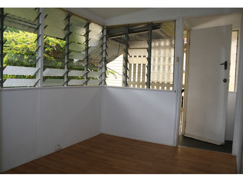 24 Todd Street, Shorncliffe QLD 4017