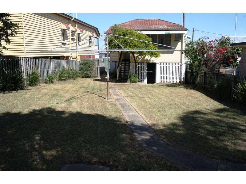 24 Todd Street, Shorncliffe QLD 4017