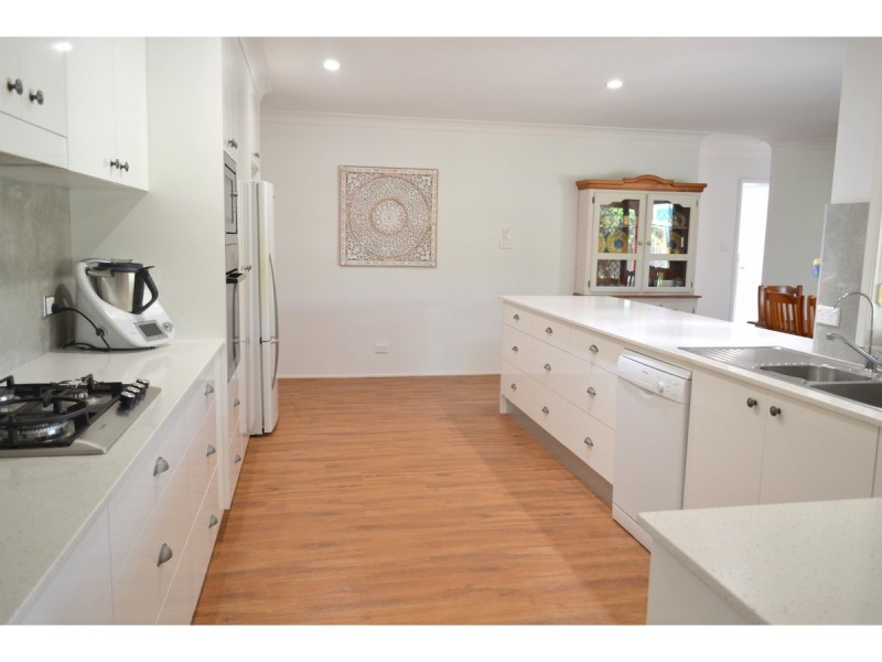 8 Clareville Avenue, Wauchope NSW 2446