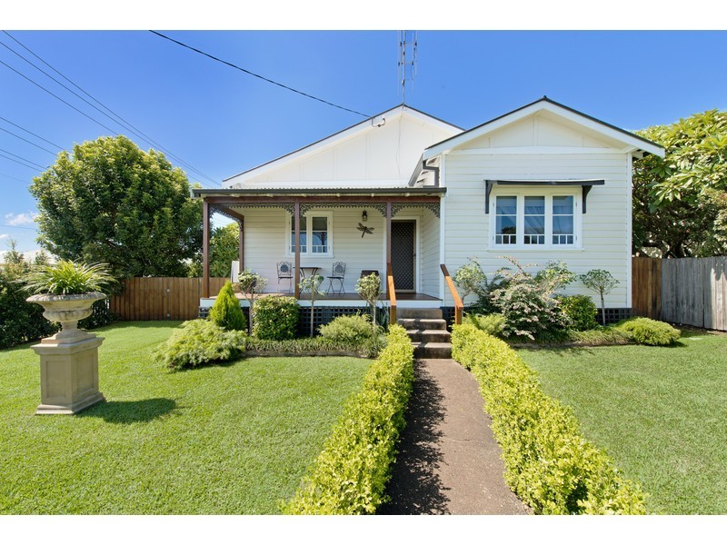 2 Graham Street, Wauchope NSW 2446