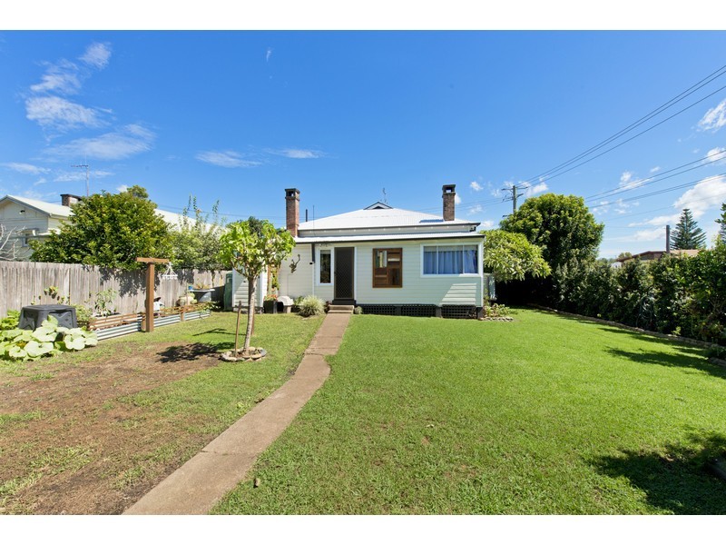 2 Graham Street, Wauchope NSW 2446