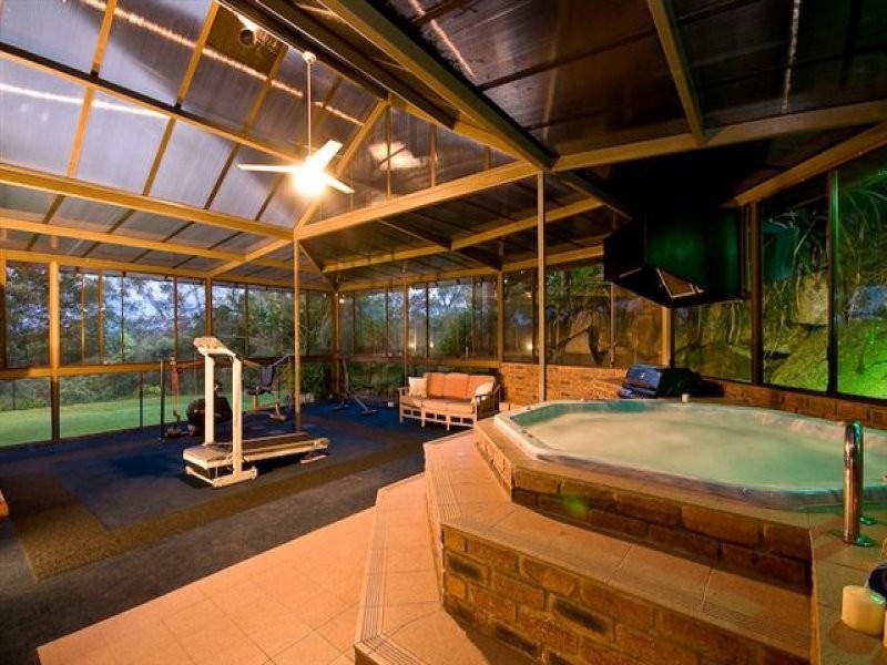 31 Branch Creek Road, Clear Mountain QLD 4500