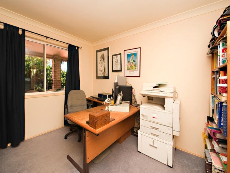 6 Elderberry Court, Eatons Hill QLD 4037