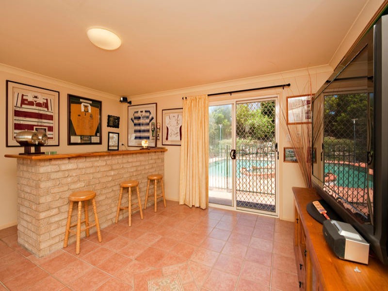 6 Elderberry Court, Eatons Hill QLD 4037