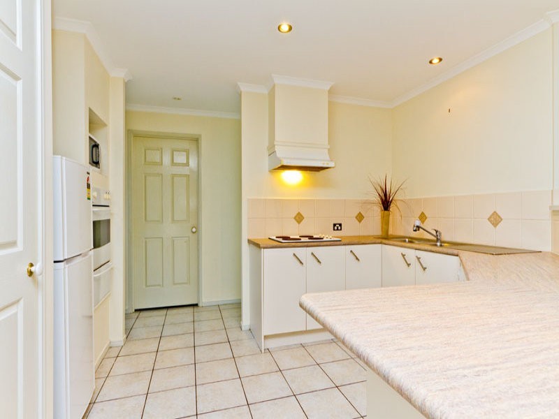 8 Felicia Place, Eatons Hill QLD 4037