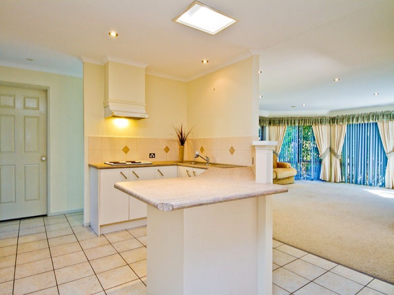 8 Felicia Place, Eatons Hill QLD 4037