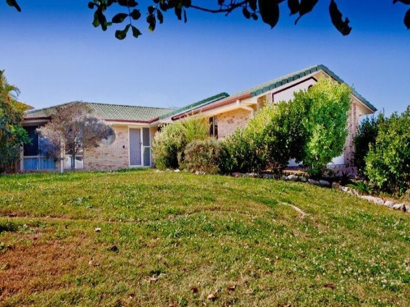 8 Felicia Place, Eatons Hill QLD 4037