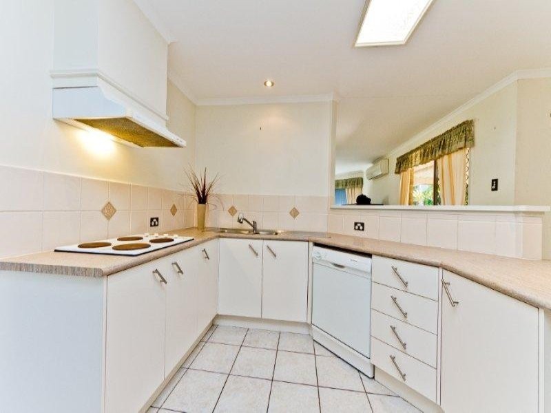 8 Felicia Place, Eatons Hill QLD 4037