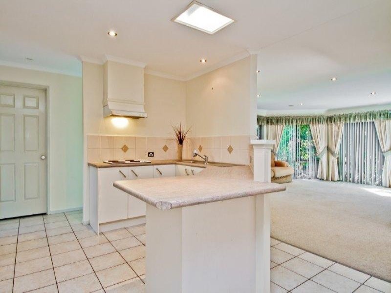 8 Felicia Place, Eatons Hill QLD 4037