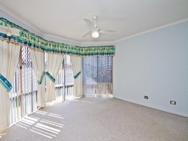 8 Felicia Place, Eatons Hill QLD 4037