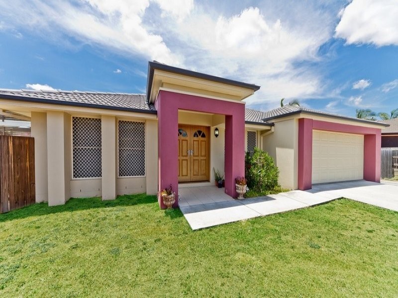 8 Fir Place, Warner QLD 4500