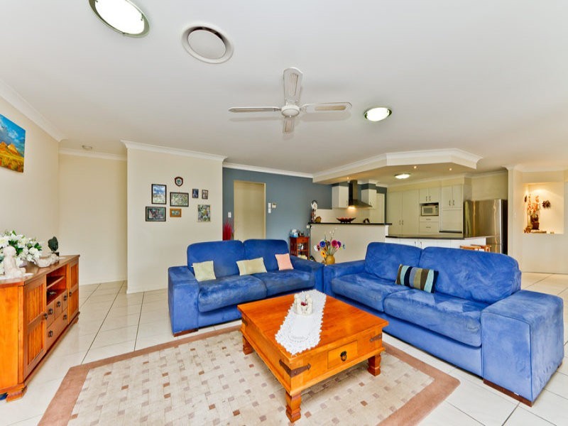 8 Fir Place, Warner QLD 4500
