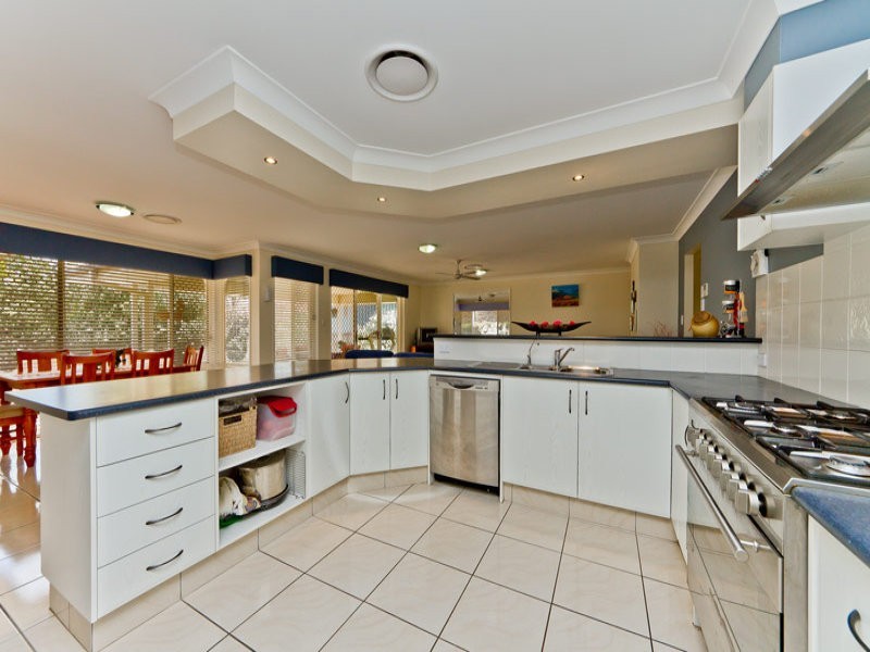 8 Fir Place, Warner QLD 4500