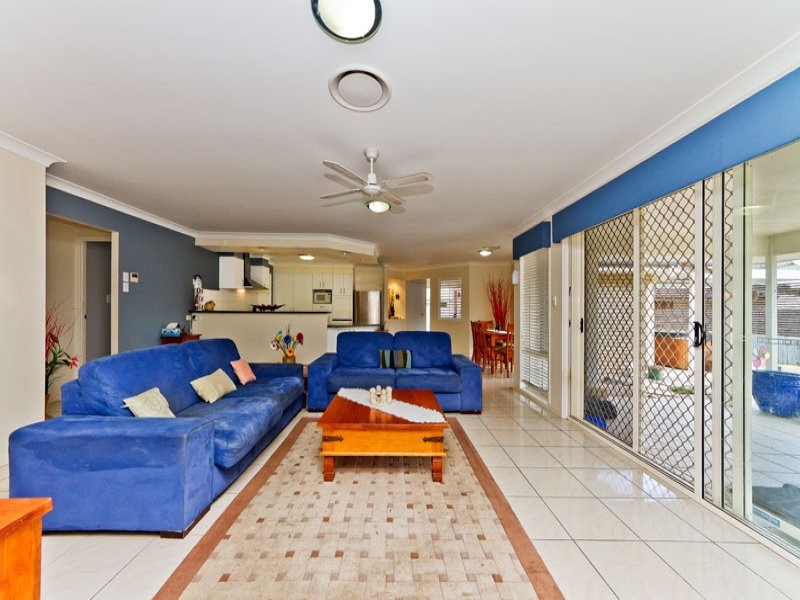 8 Fir Place, Warner QLD 4500