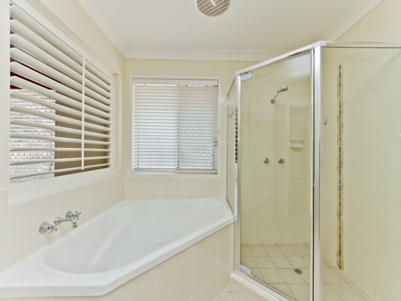 8 Fir Place, Warner QLD 4500