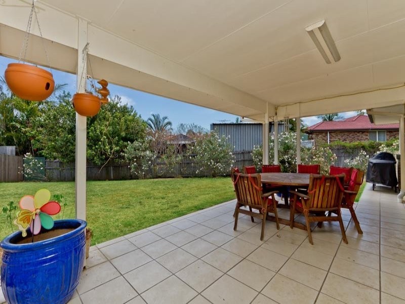 8 Fir Place, Warner QLD 4500